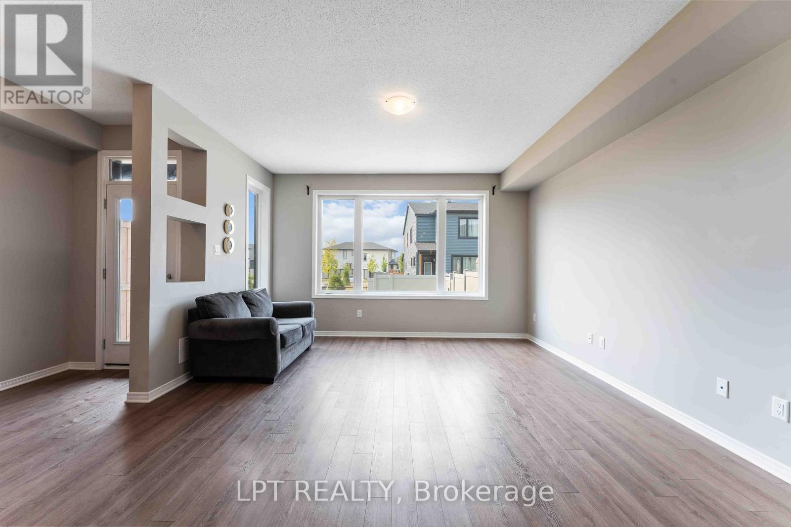 Photo 11 of 381 Cope Drive, Ottawa ON