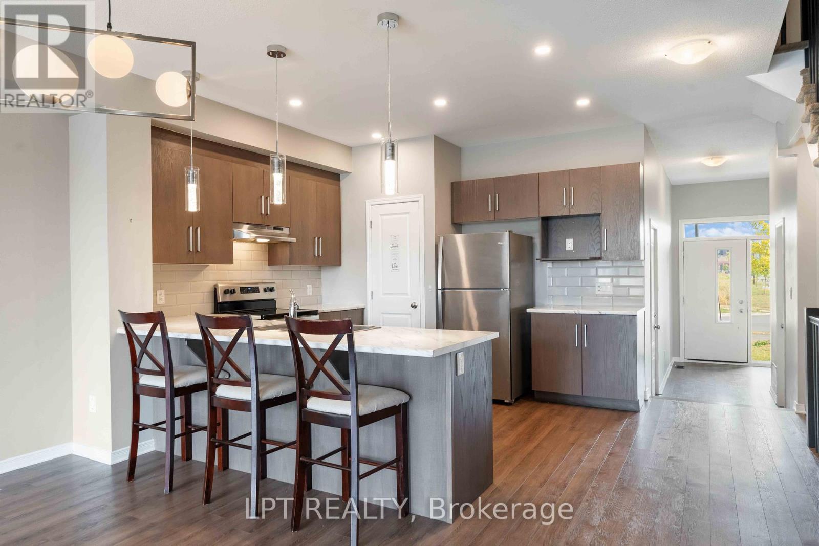 Photo 10 of 381 Cope Drive, Ottawa ON