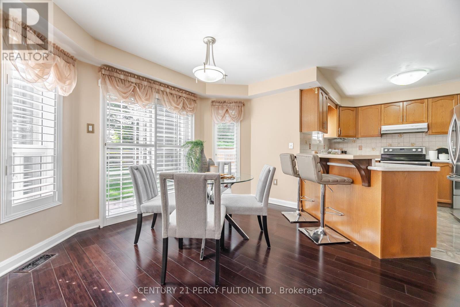 Photo 11 of 1602 Oakburn Street, Pickering ON