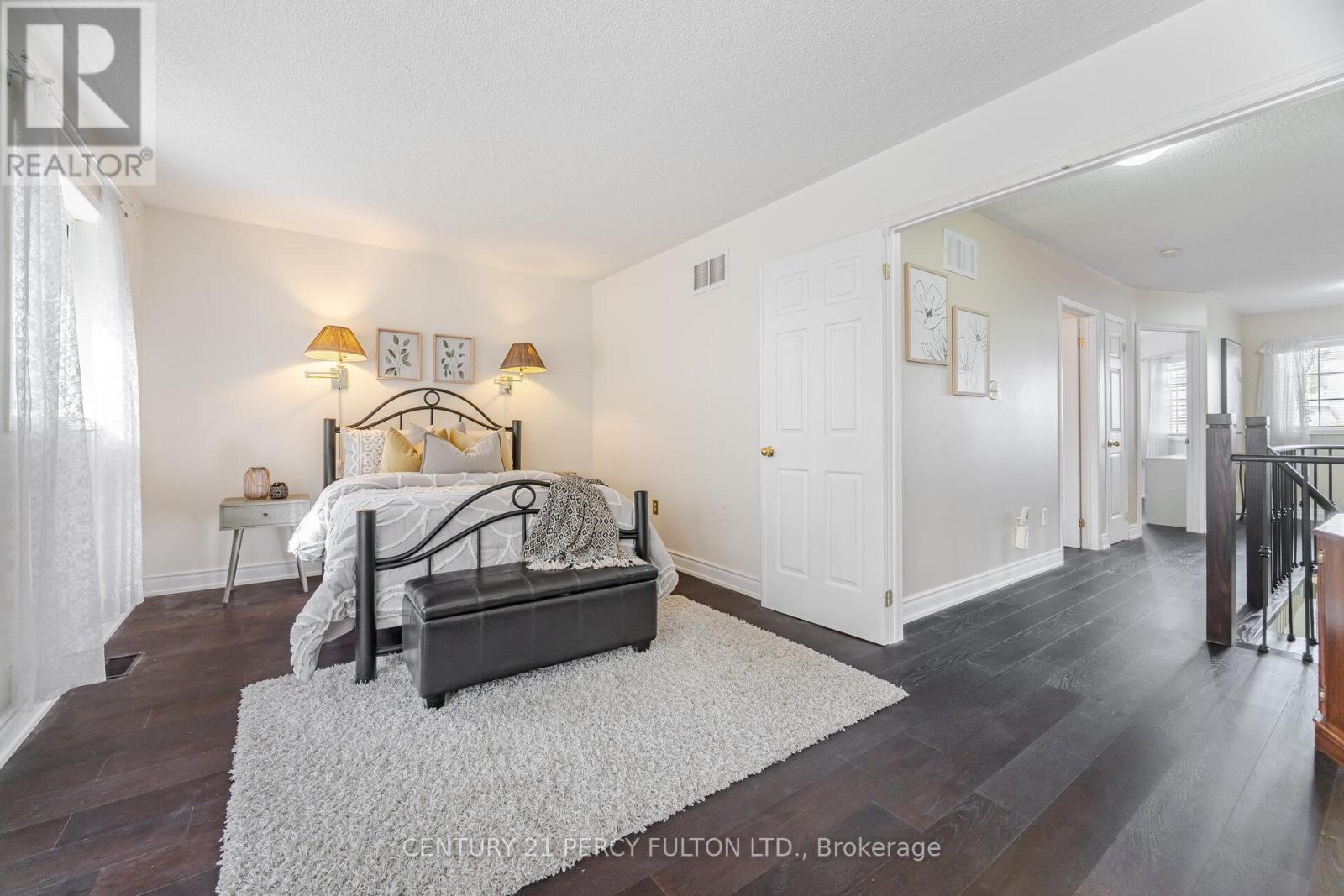 Photo 17 of 1602 Oakburn Street, Pickering ON