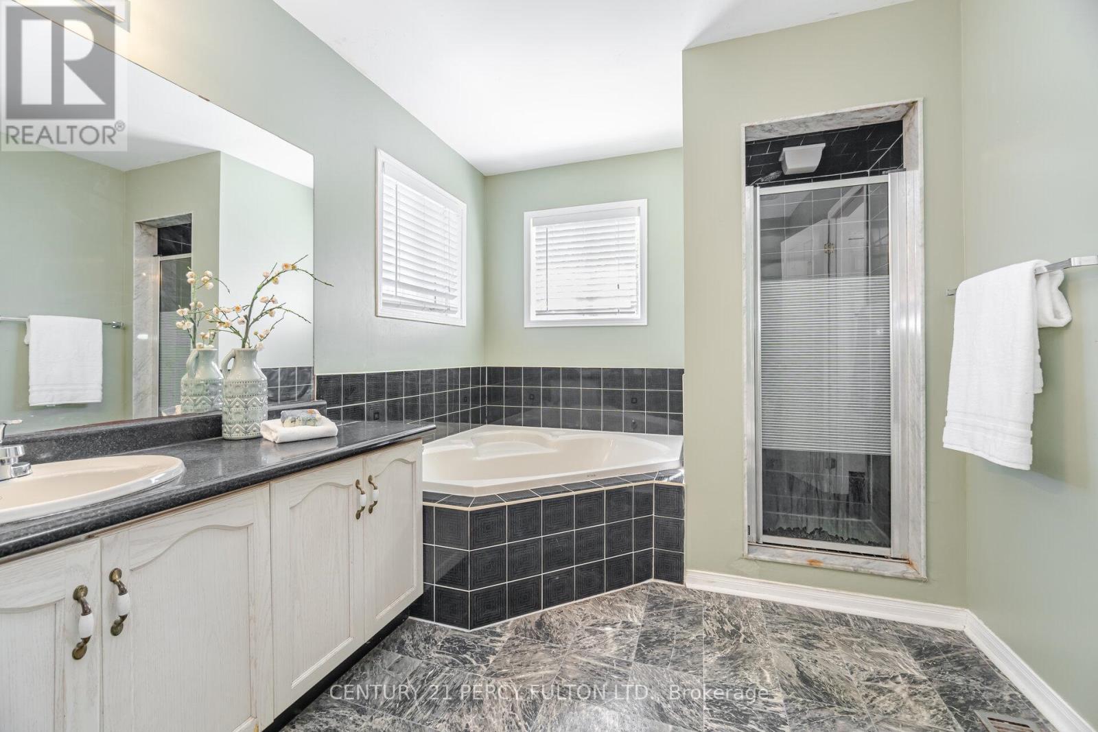 Photo 20 of 1602 Oakburn Street, Pickering ON
