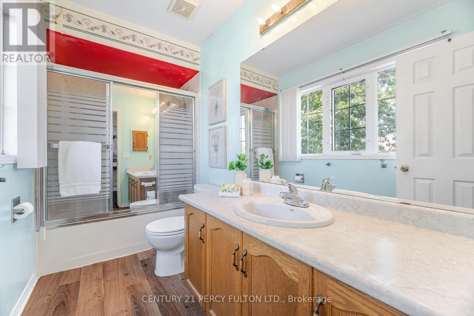 Photo 24 of 1602 Oakburn Street, Pickering ON