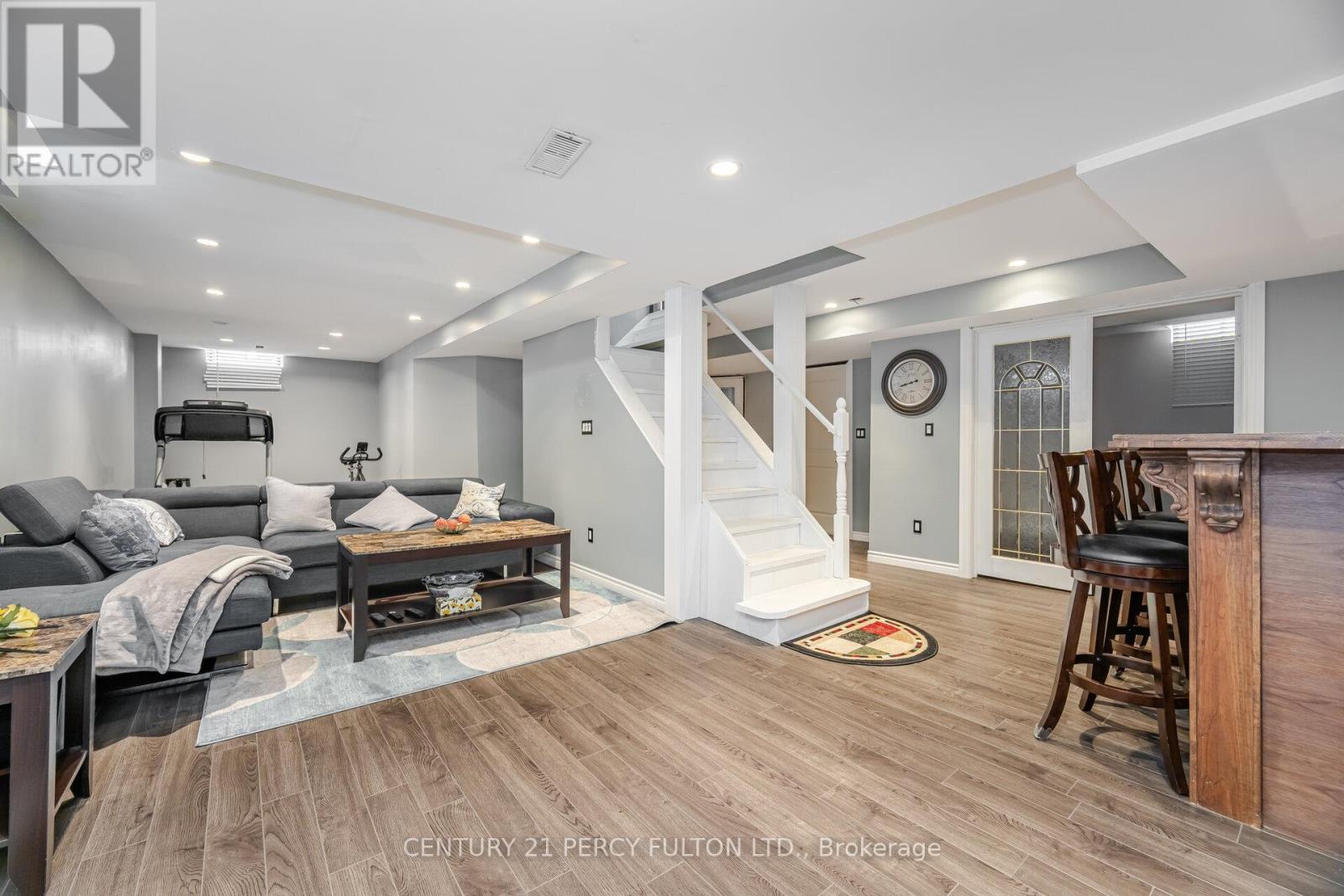 Photo 27 of 1602 Oakburn Street, Pickering ON