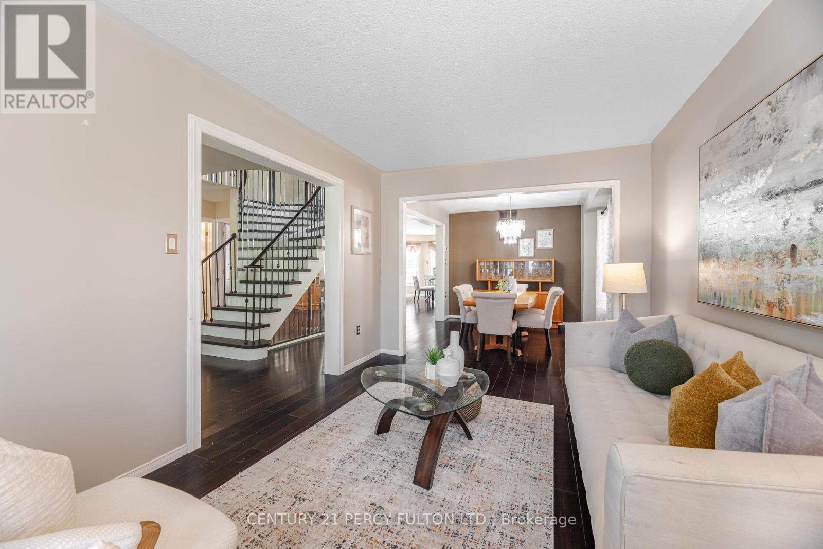 Photo 6 of 1602 Oakburn Street, Pickering ON