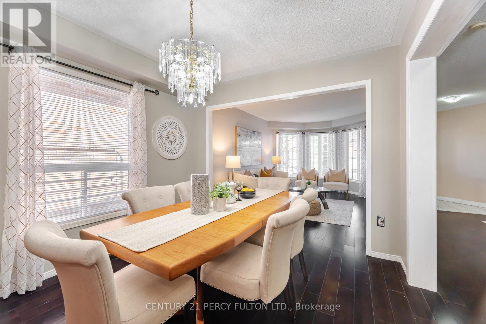 Photo 8 of 1602 Oakburn Street, Pickering ON