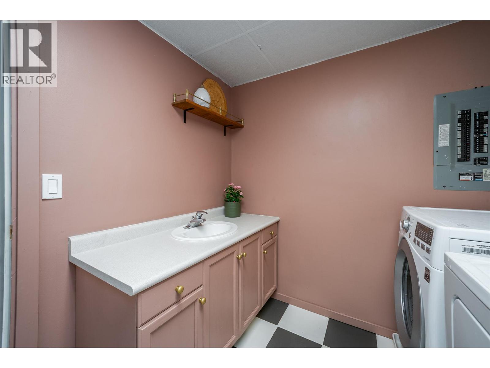 102 1420 Terai Road, Kelowna