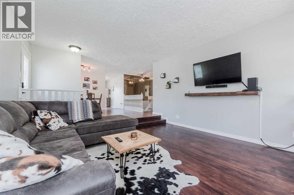 Photo 3 of 9706 72 Avenue, Grande Prairie AB