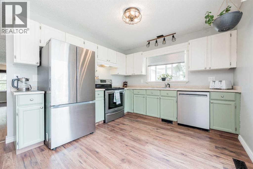 Photo 6 of 9706 72 Avenue, Grande Prairie AB
