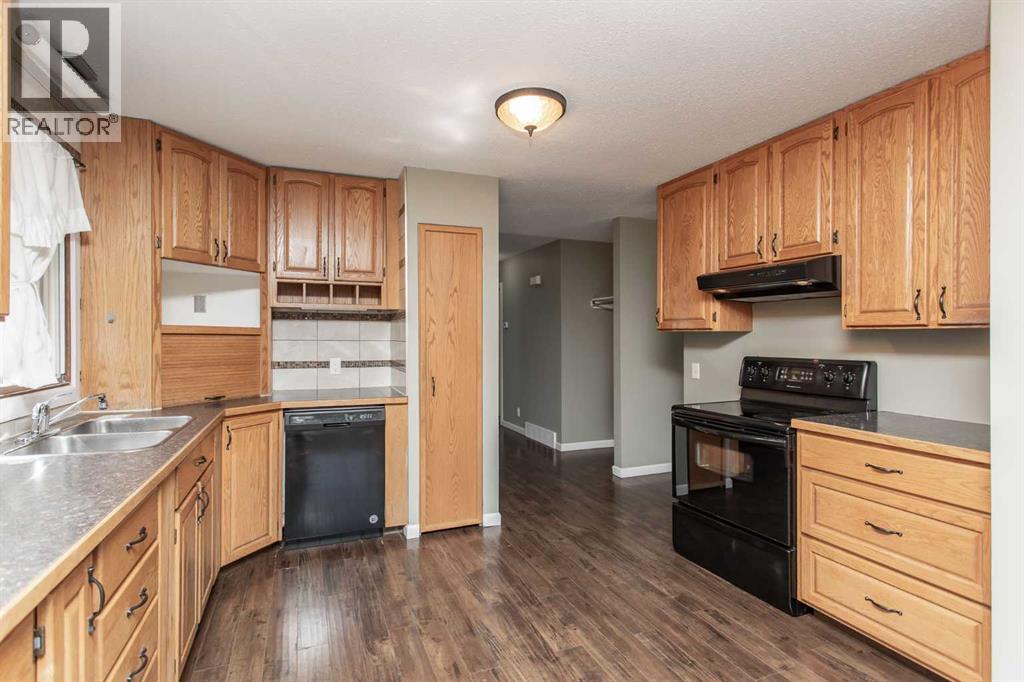 Photo 4 of 6308 61 Avenue, Red Deer AB