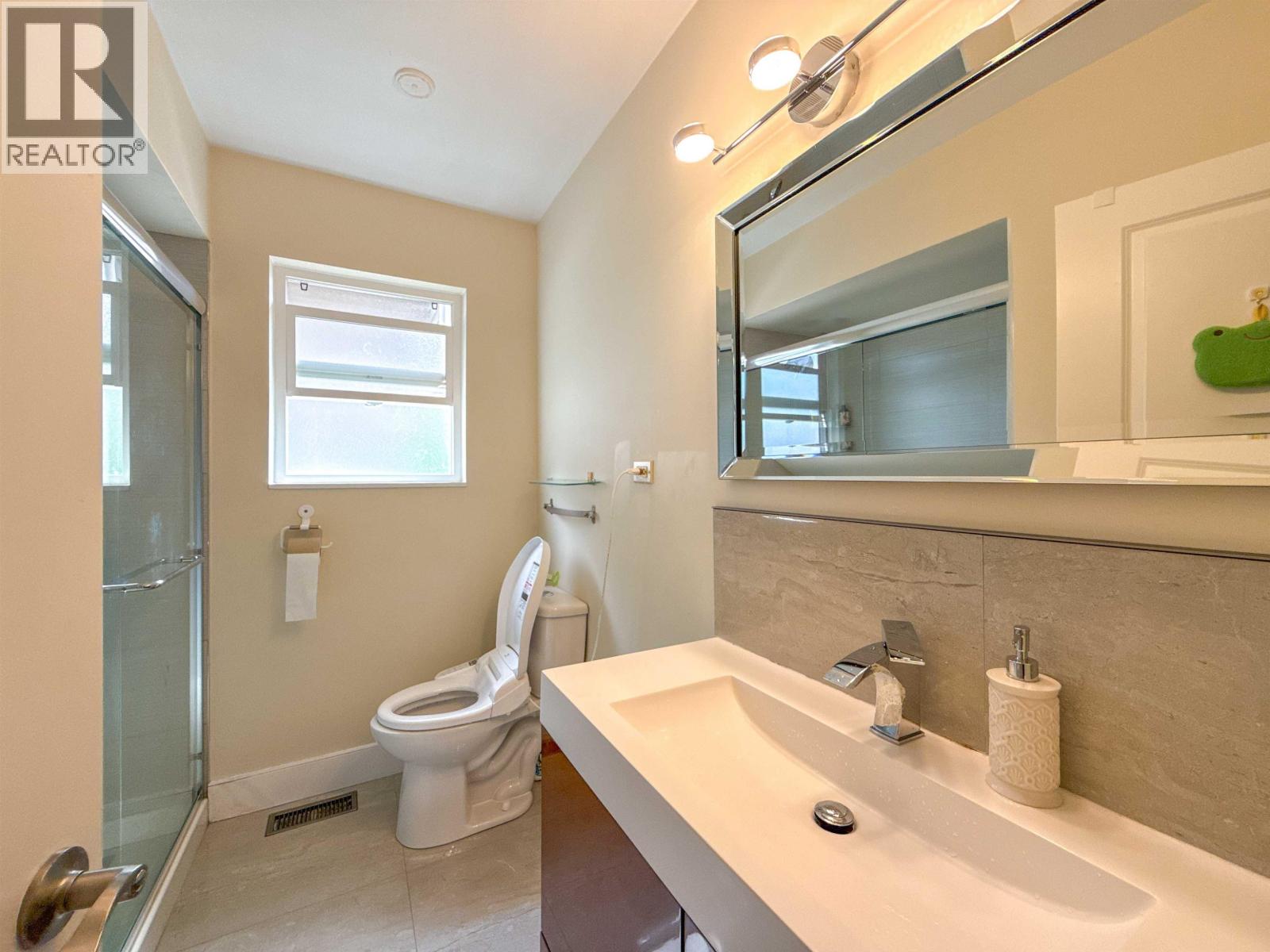 Photo 20 of 652 Shaw Avenue, Coquitlam BC