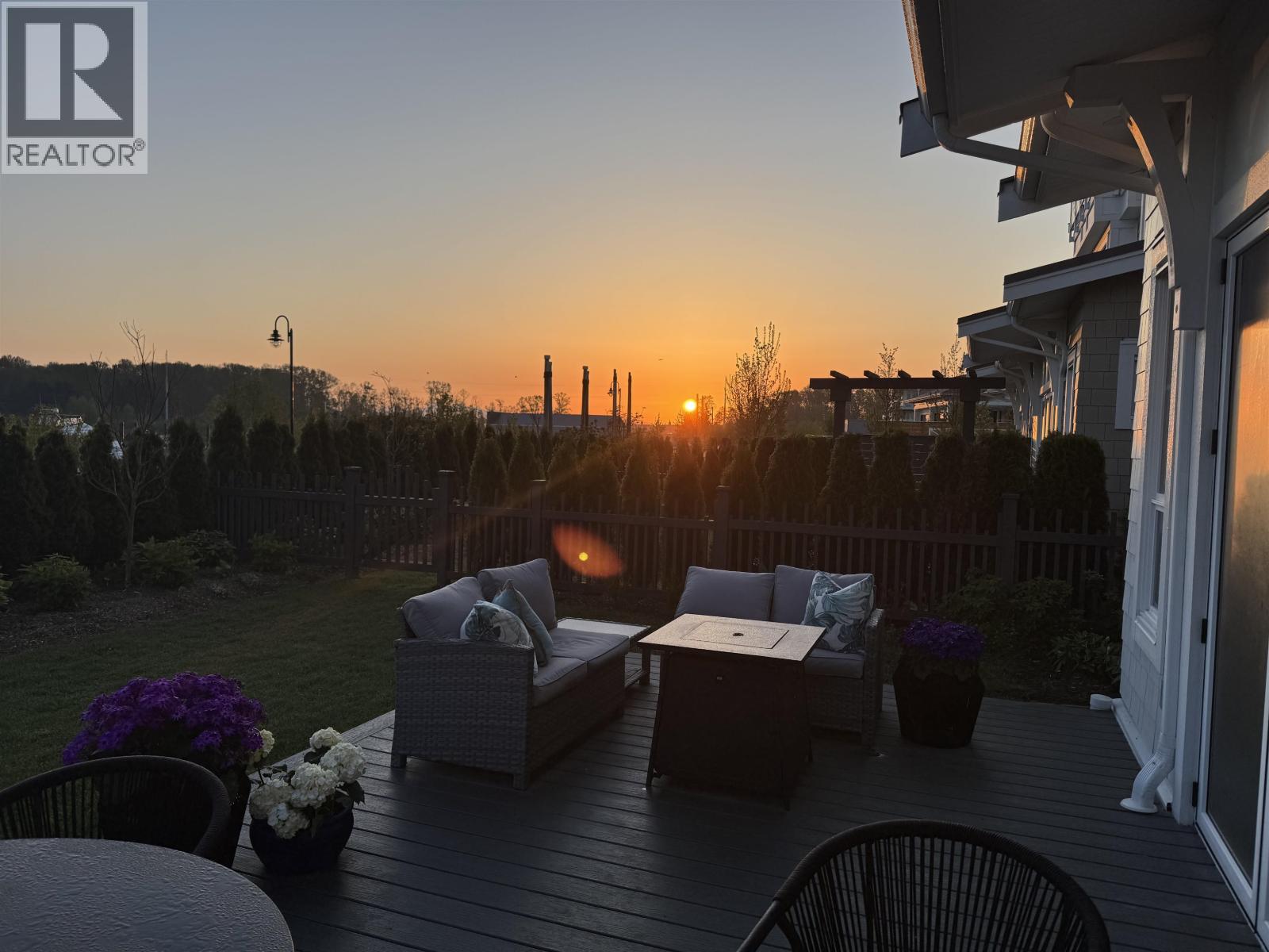 Photo 5 of 100 5311 Admiral Way, Delta BC