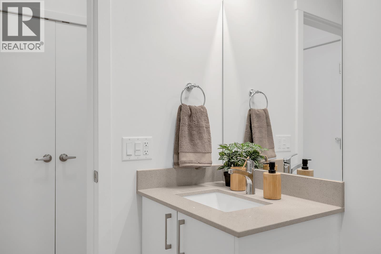 304 1111 Frost Road, Kelowna
