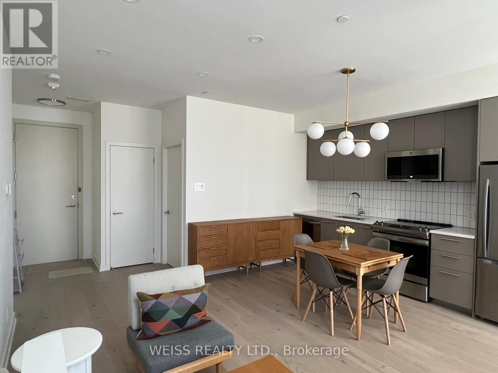 Photo 2 of 101 101 Cathedral High Street, Markham ON