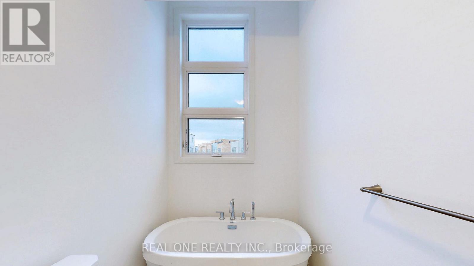 Photo 20 of 125 Markland Street, Markham ON