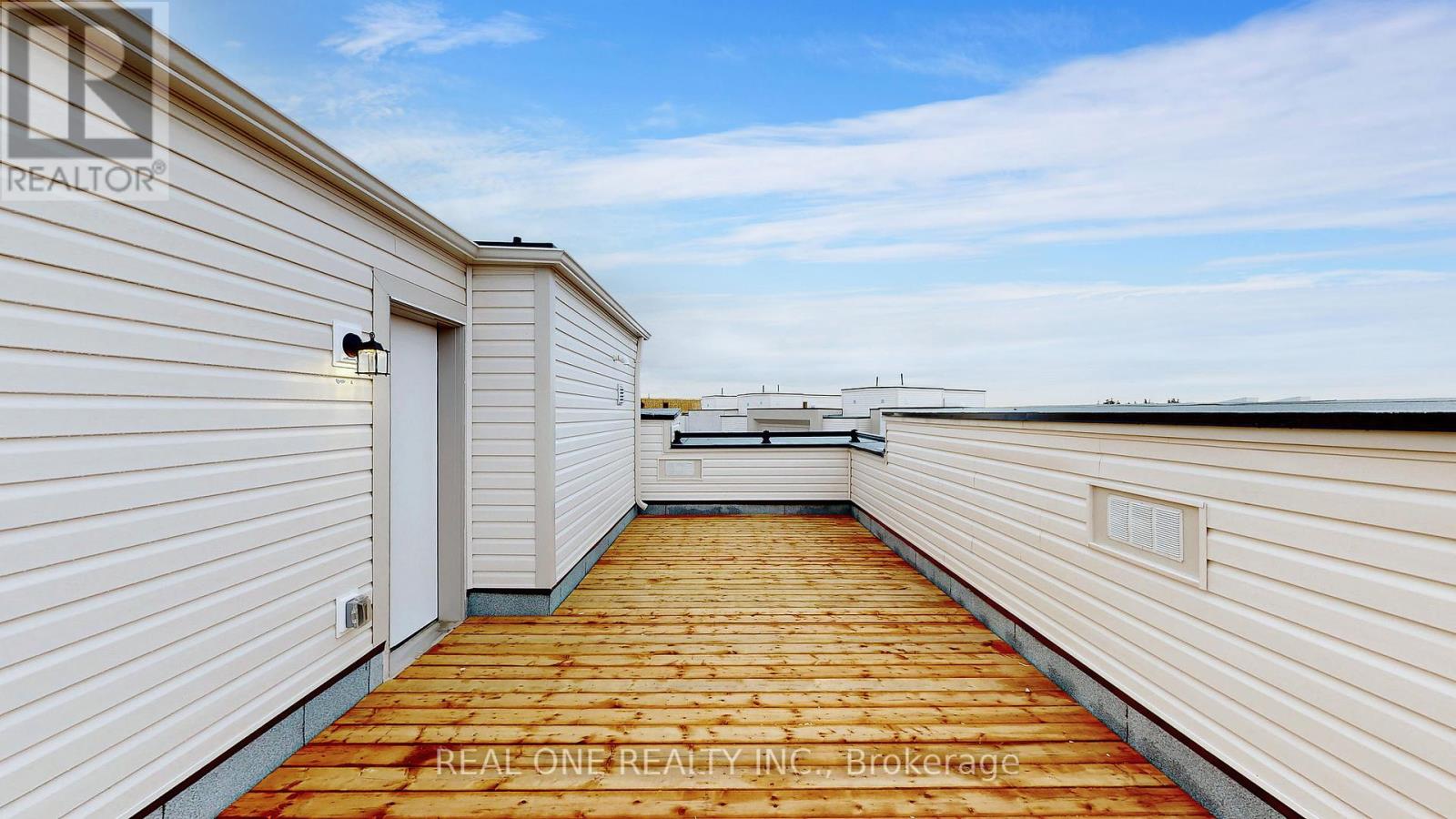 Photo 33 of 125 Markland Street, Markham ON