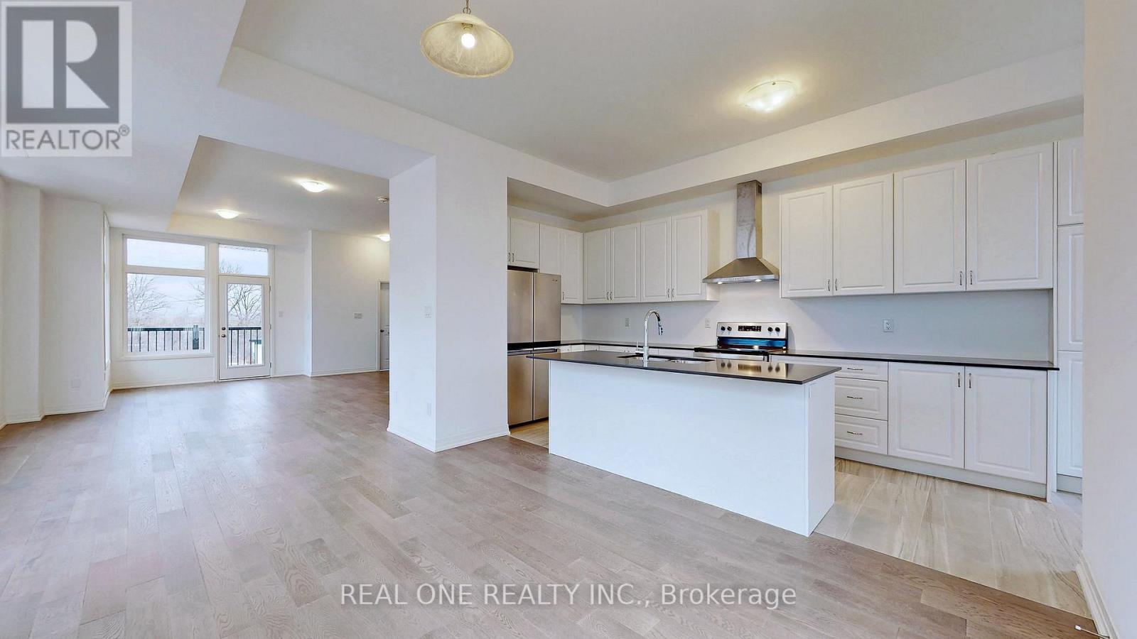 Photo 8 of 125 Markland Street, Markham ON