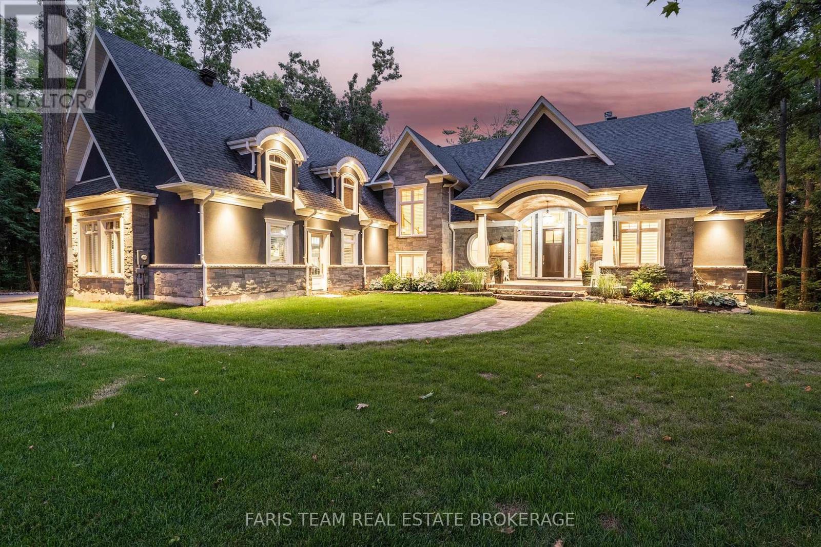 Photo 1 of 20 Barrie Hill Lane, Springwater ON