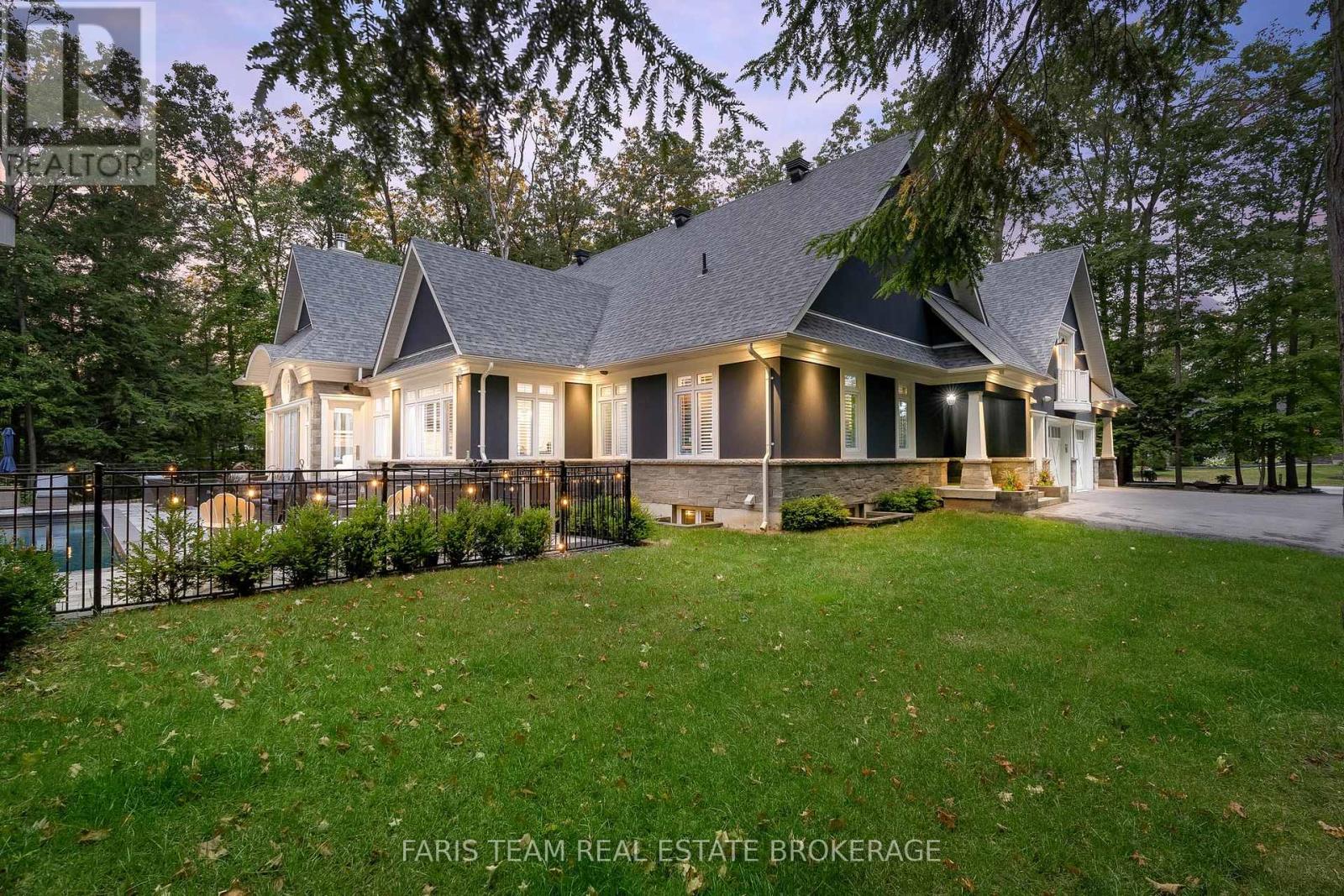 Photo 2 of 20 Barrie Hill Lane, Springwater ON