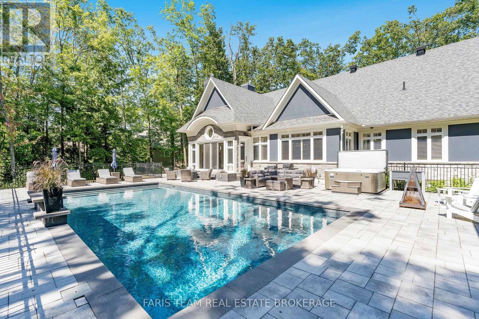 Photo 46 of 20 Barrie Hill Lane, Springwater ON