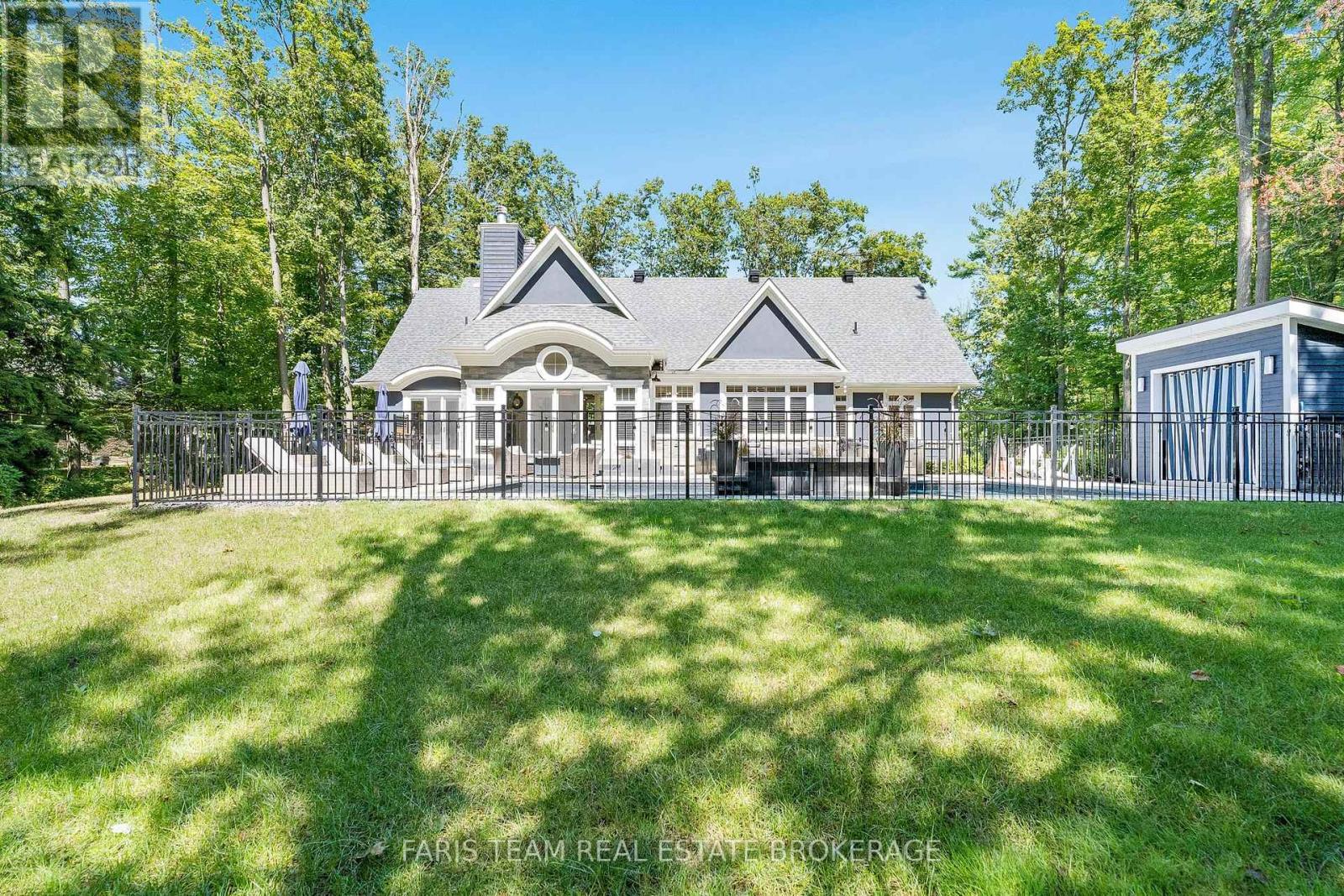 Photo 48 of 20 Barrie Hill Lane, Springwater ON