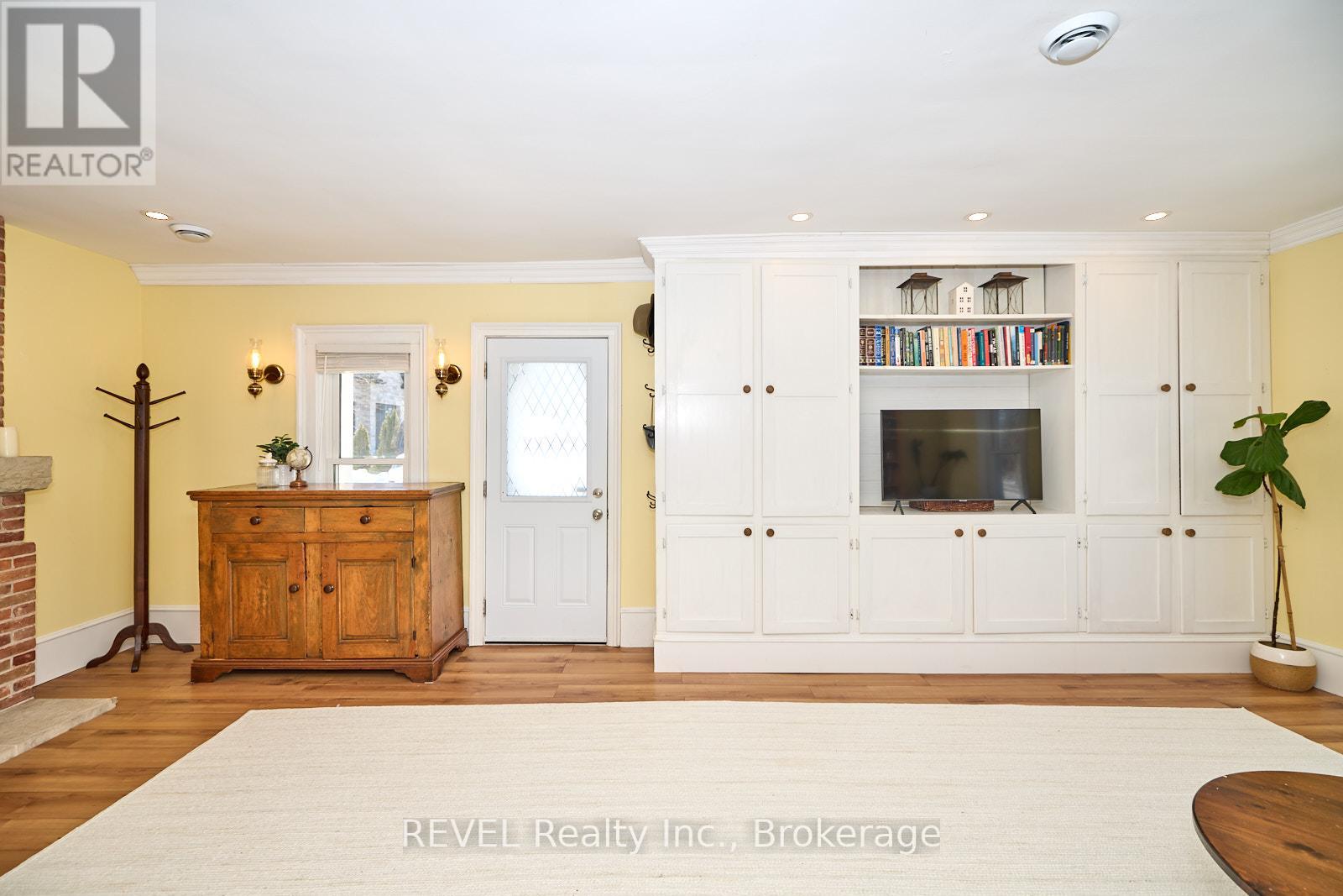 Photo 11 of 1819 Balfour Street, Pelham ON