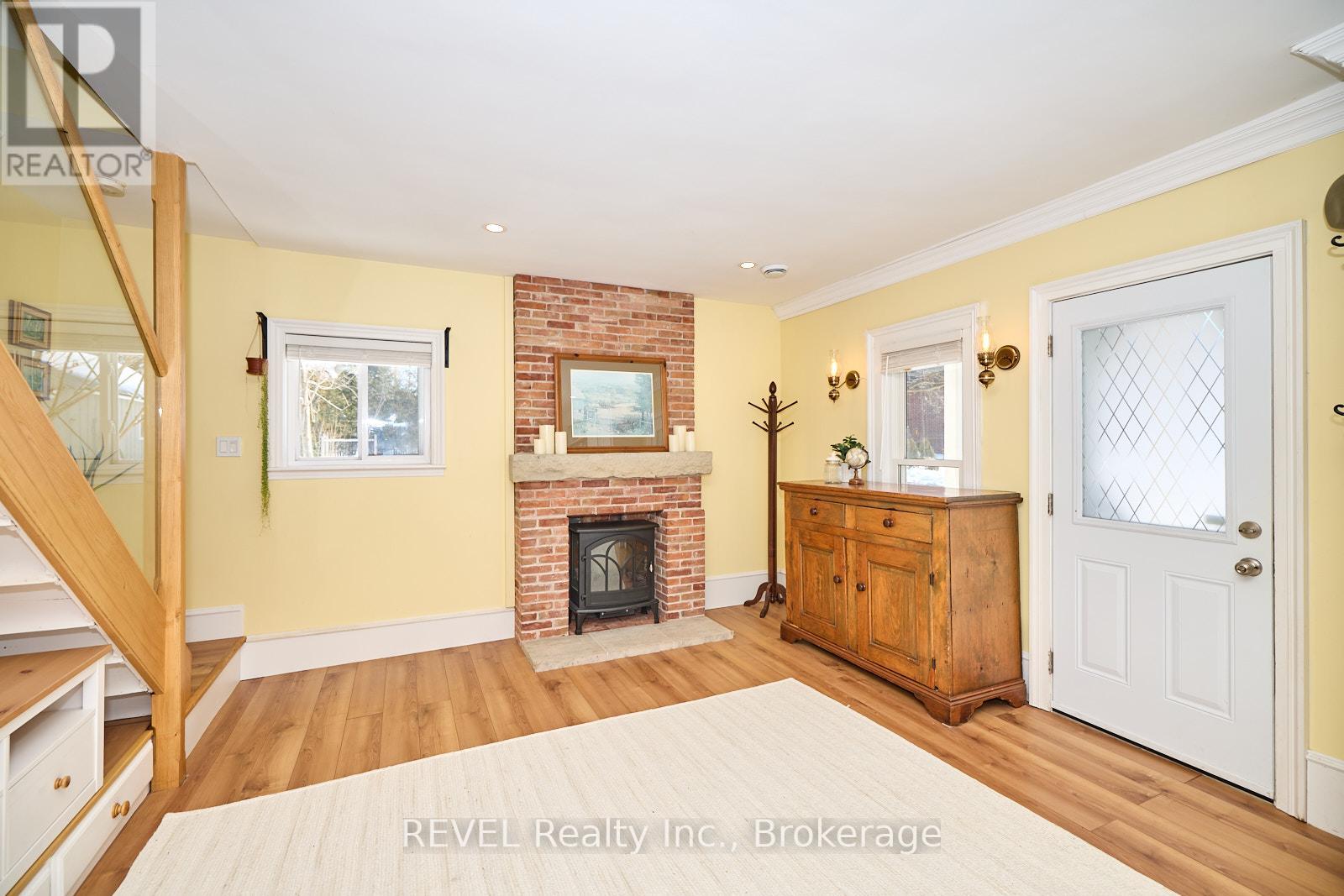 Photo 12 of 1819 Balfour Street, Pelham ON