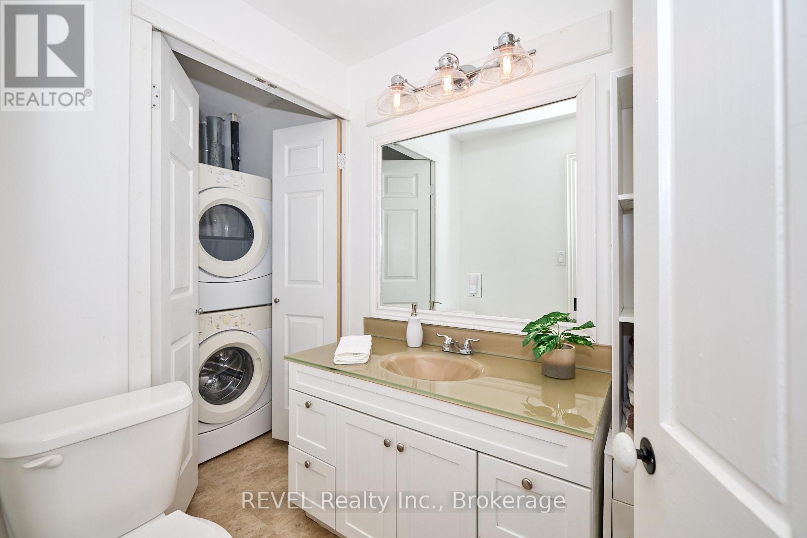 Photo 21 of 1819 Balfour Street, Pelham ON
