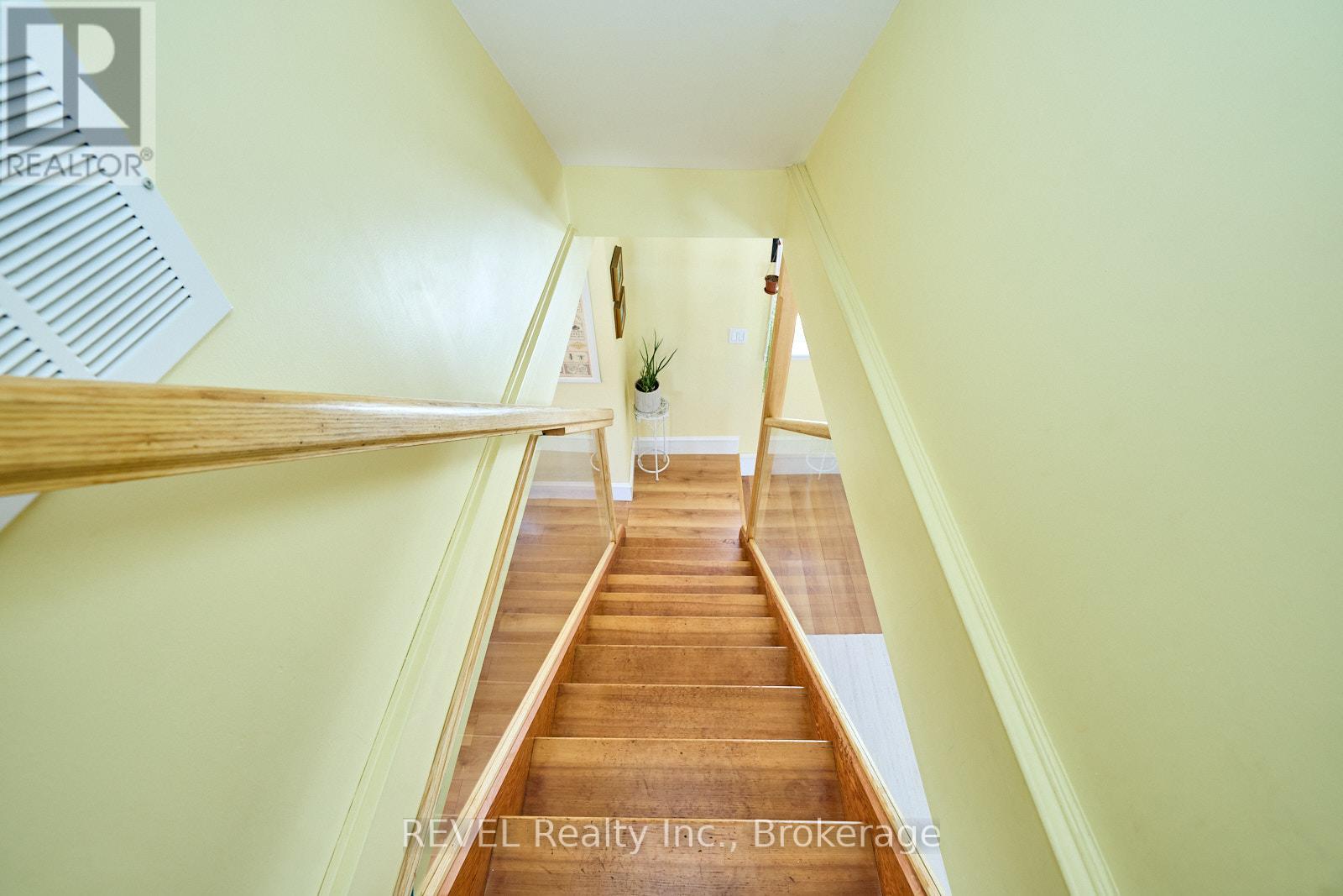 Photo 22 of 1819 Balfour Street, Pelham ON