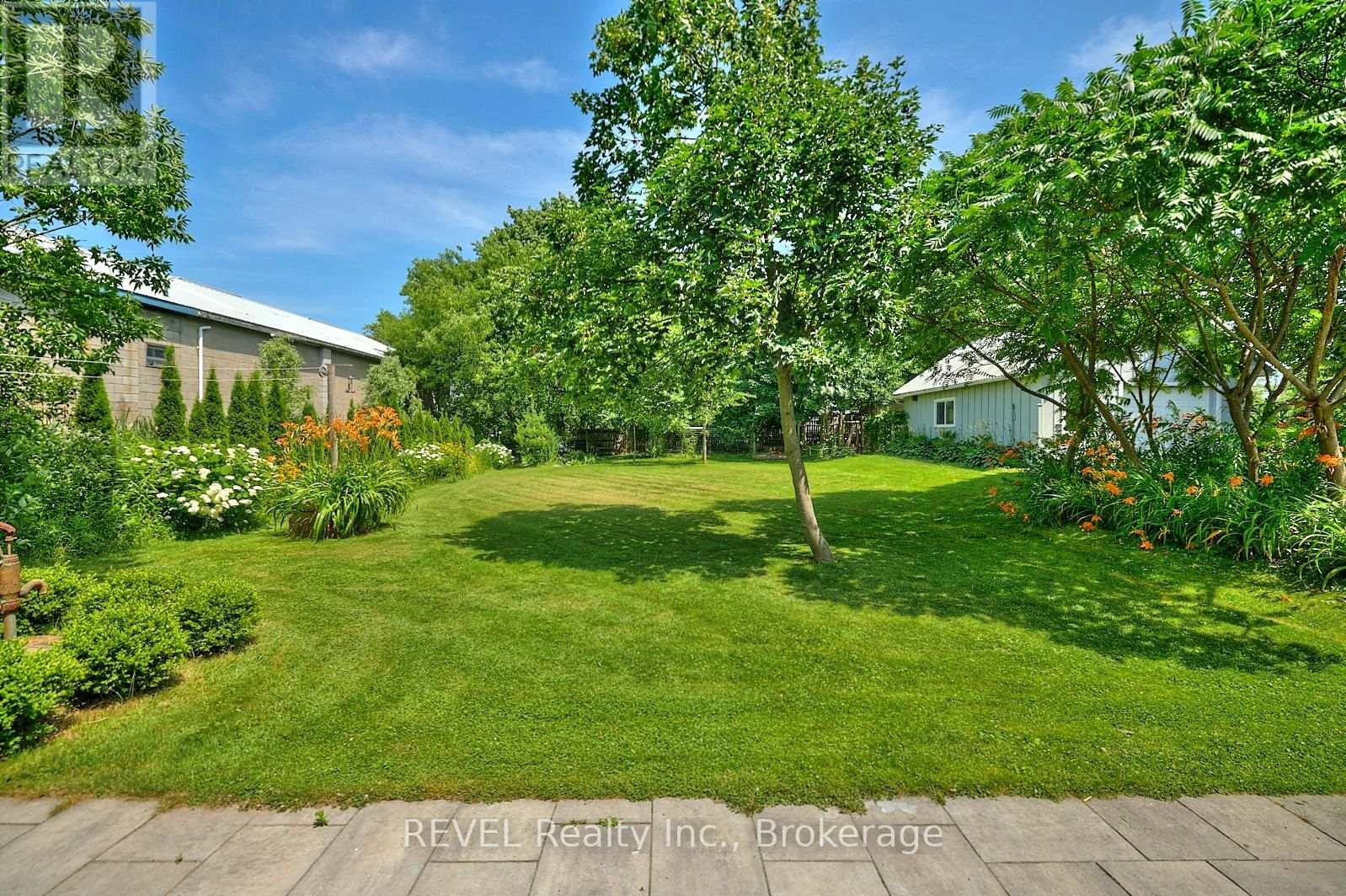Photo 35 of 1819 Balfour Street, Pelham ON