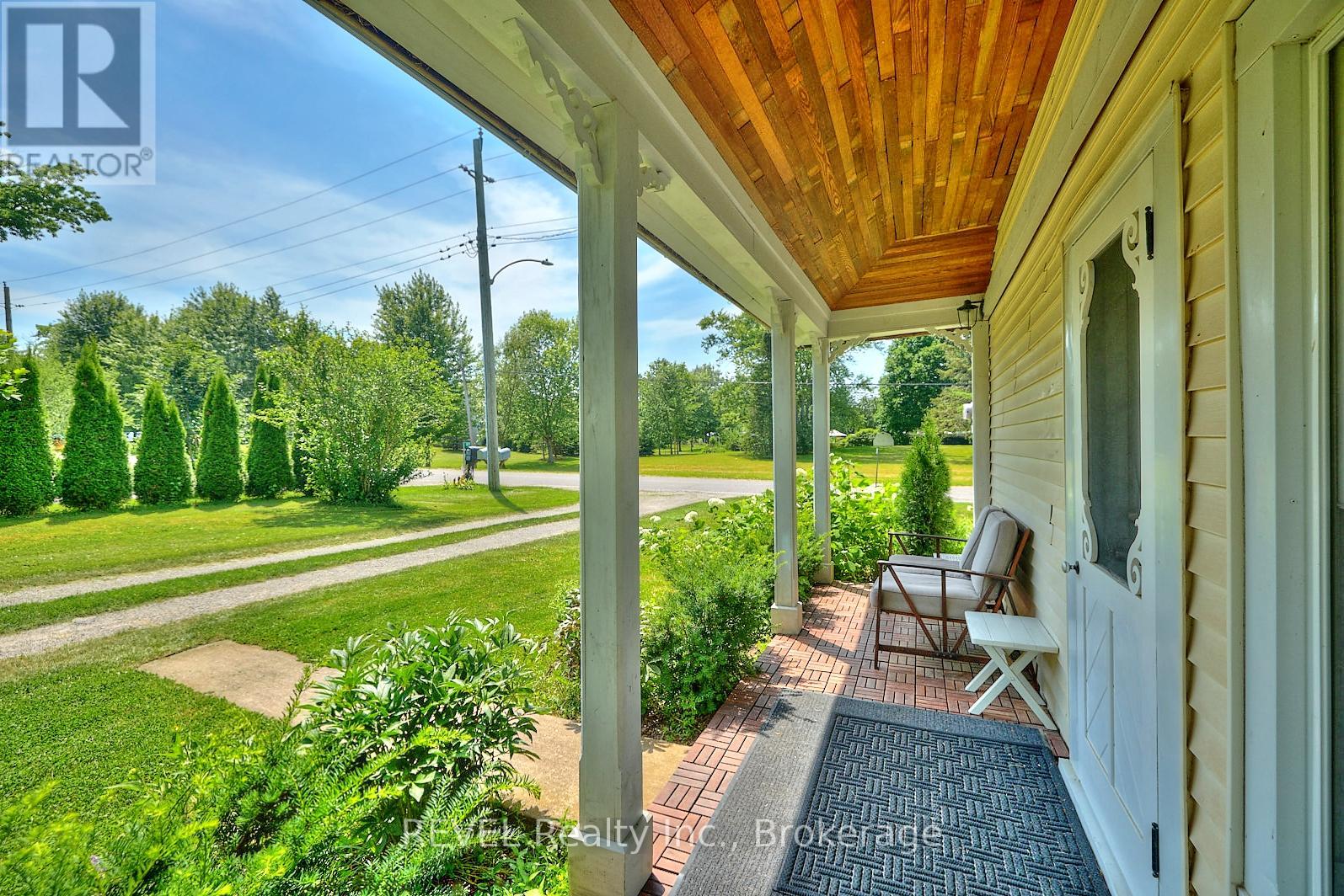 Photo 6 of 1819 Balfour Street, Pelham ON