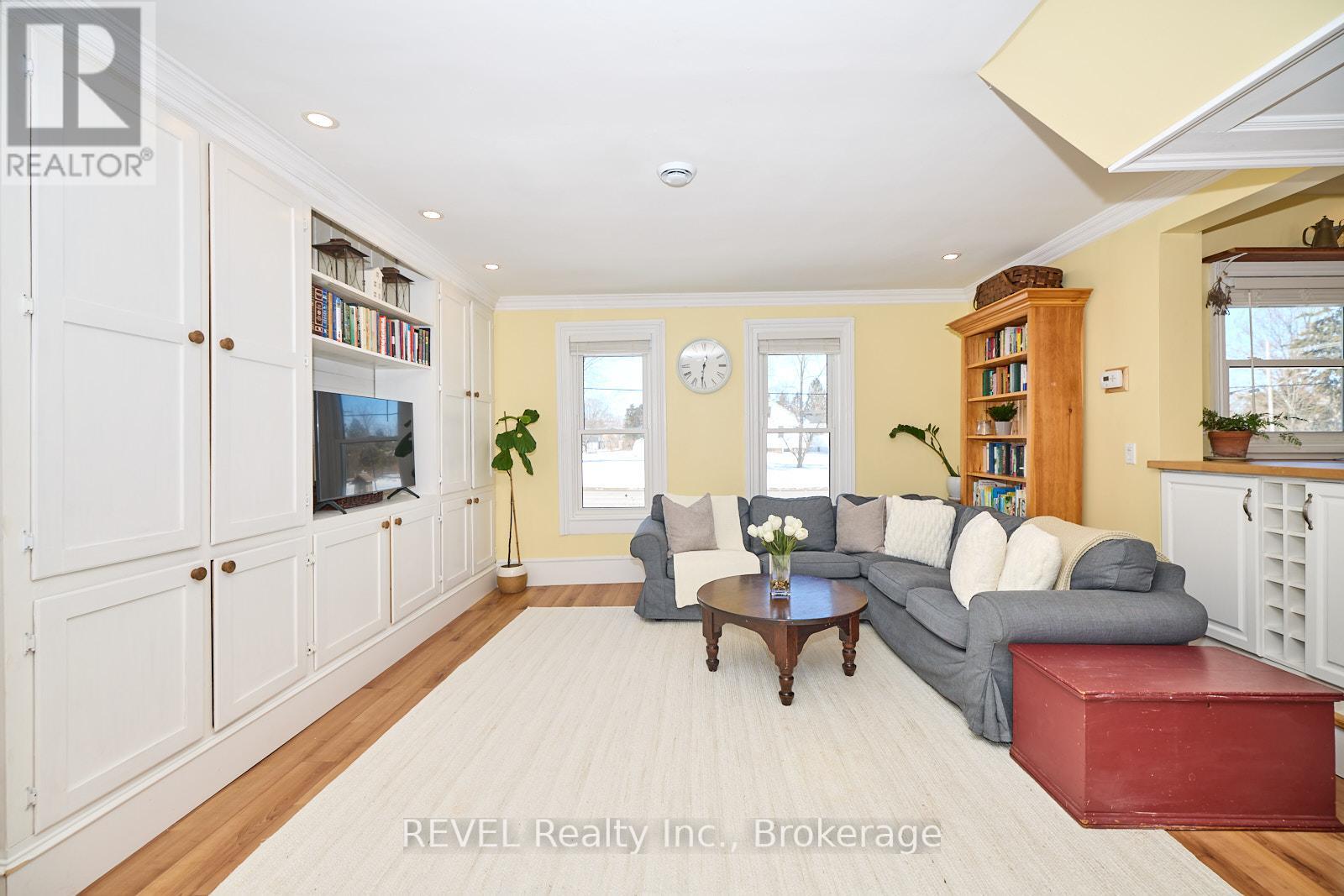 Photo 9 of 1819 Balfour Street, Pelham ON