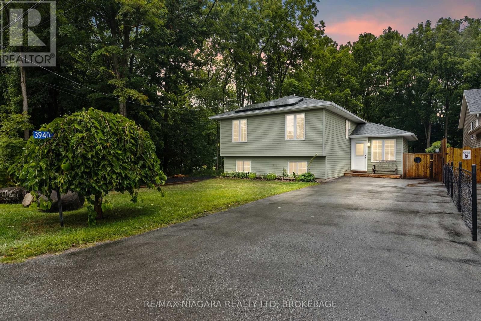 Photo 2 of 3940 Farr Avenue, Fort Erie ON