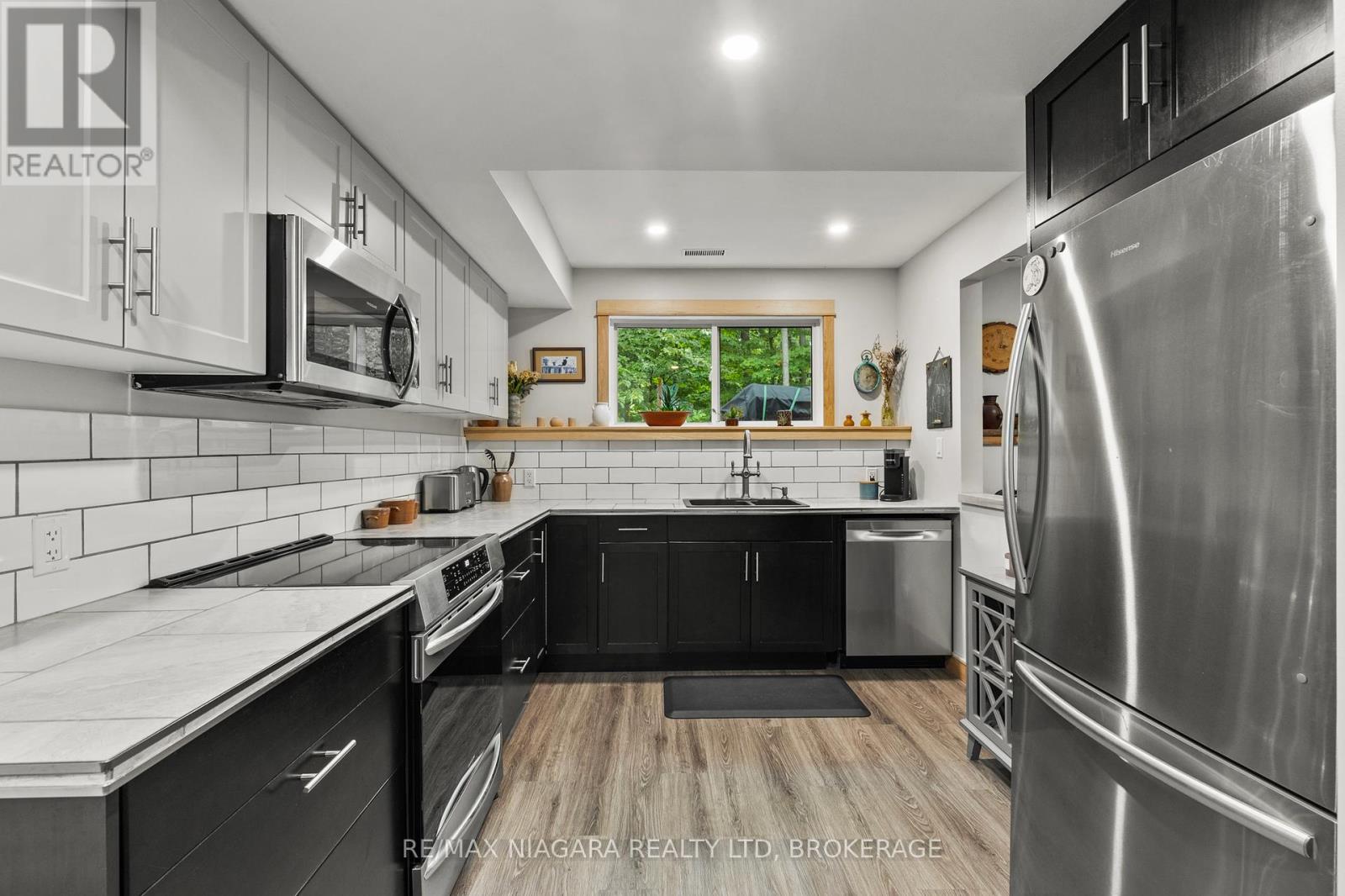 Photo 24 of 3940 Farr Avenue, Fort Erie ON