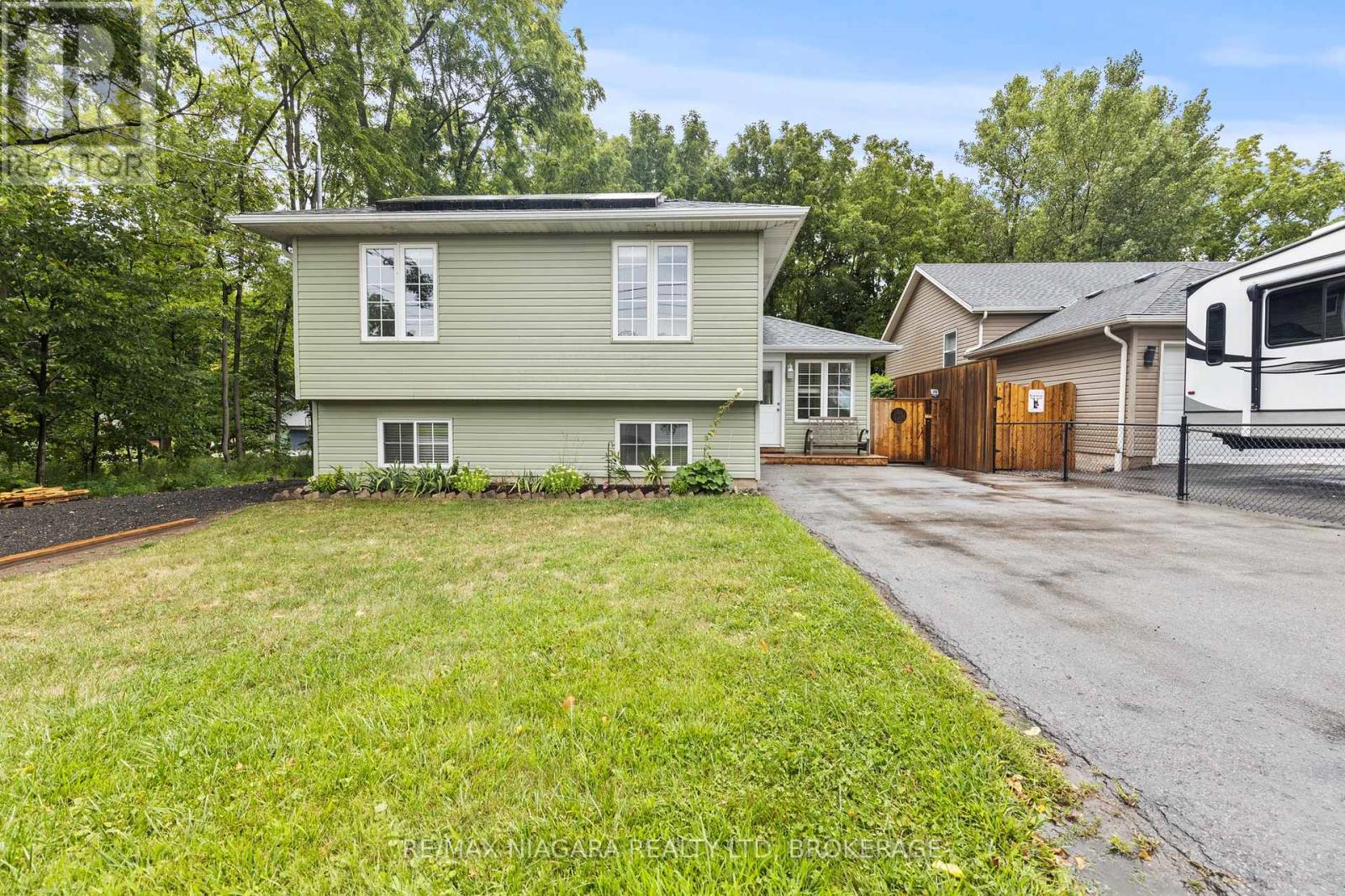Photo 3 of 3940 Farr Avenue, Fort Erie ON