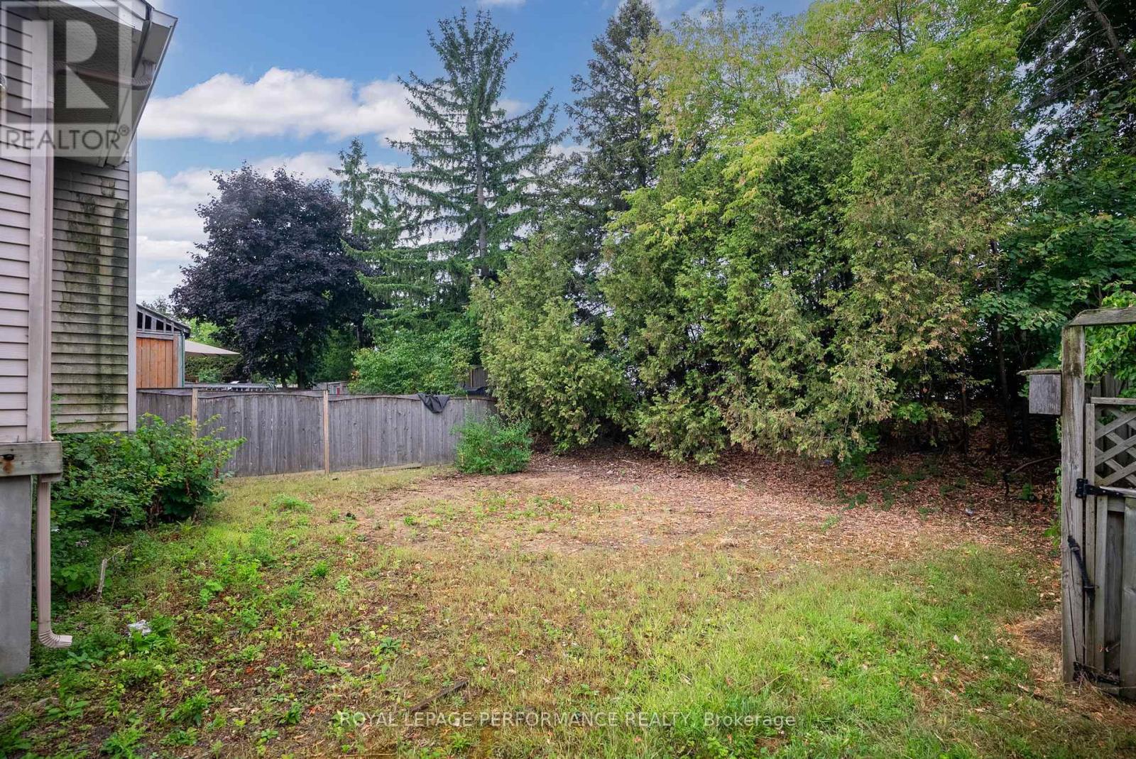 Photo 5 of 31 Willow Glen Drive, Ottawa ON
