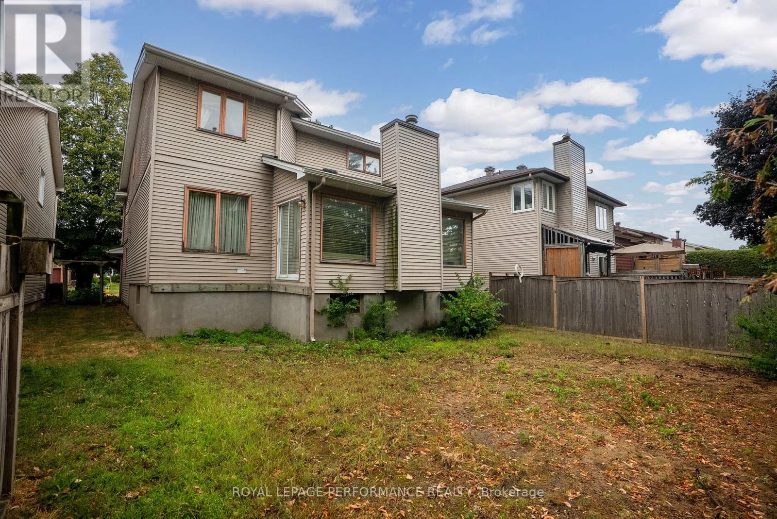 Photo 4 of 31 Willow Glen Drive, Ottawa ON