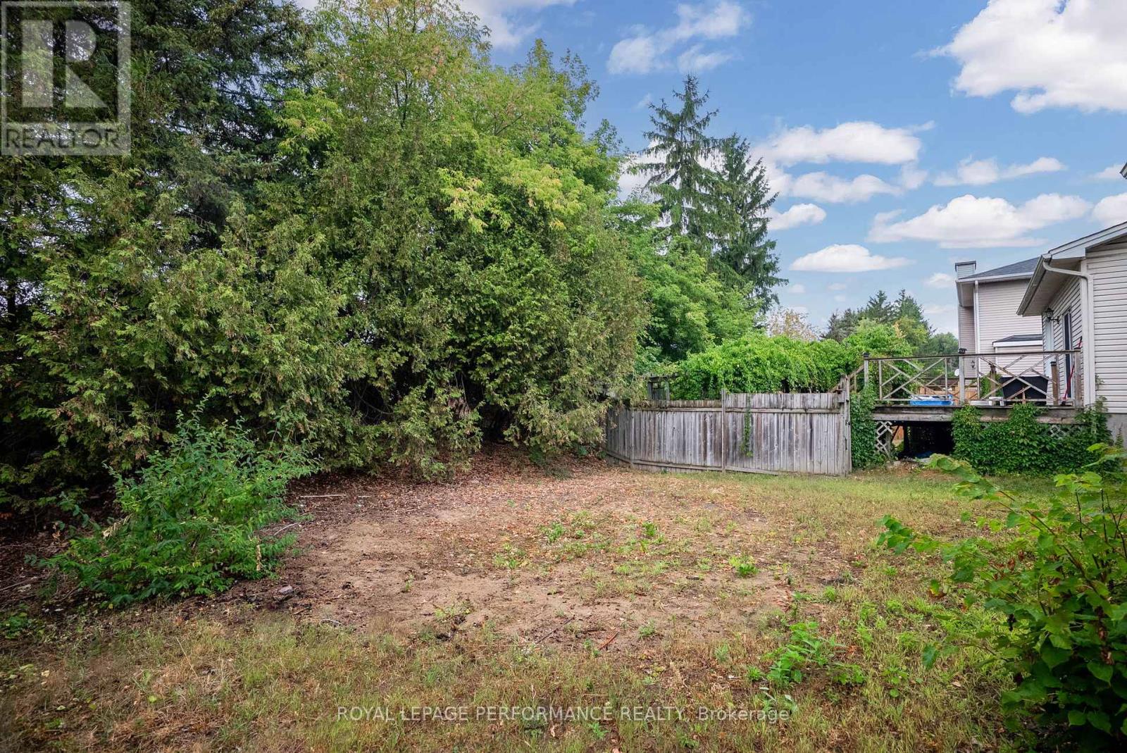 Photo 7 of 31 Willow Glen Drive, Ottawa ON