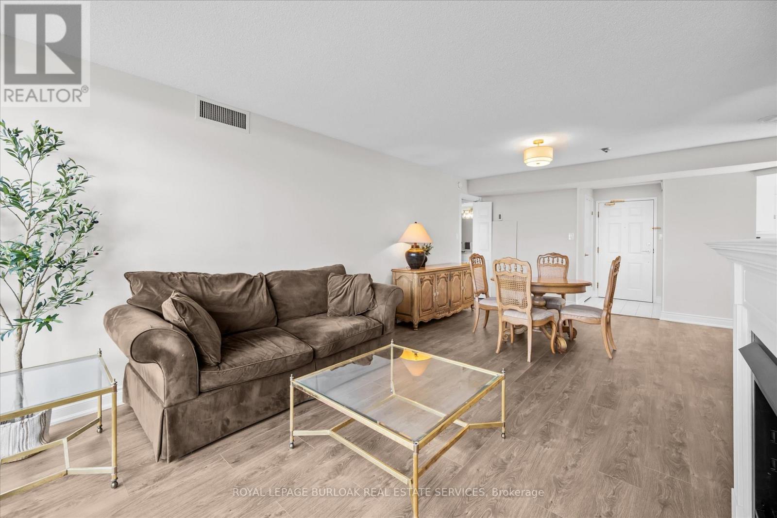 Photo 10 of 1107 5090 Pinedale Avenue, Burlington ON