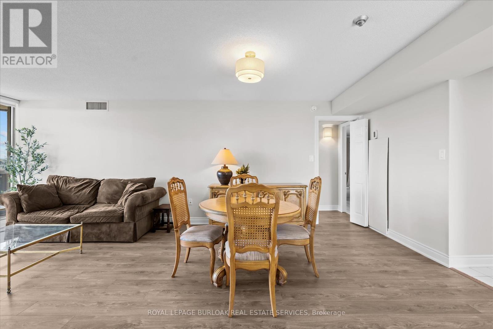 Photo 7 of 1107 5090 Pinedale Avenue, Burlington ON