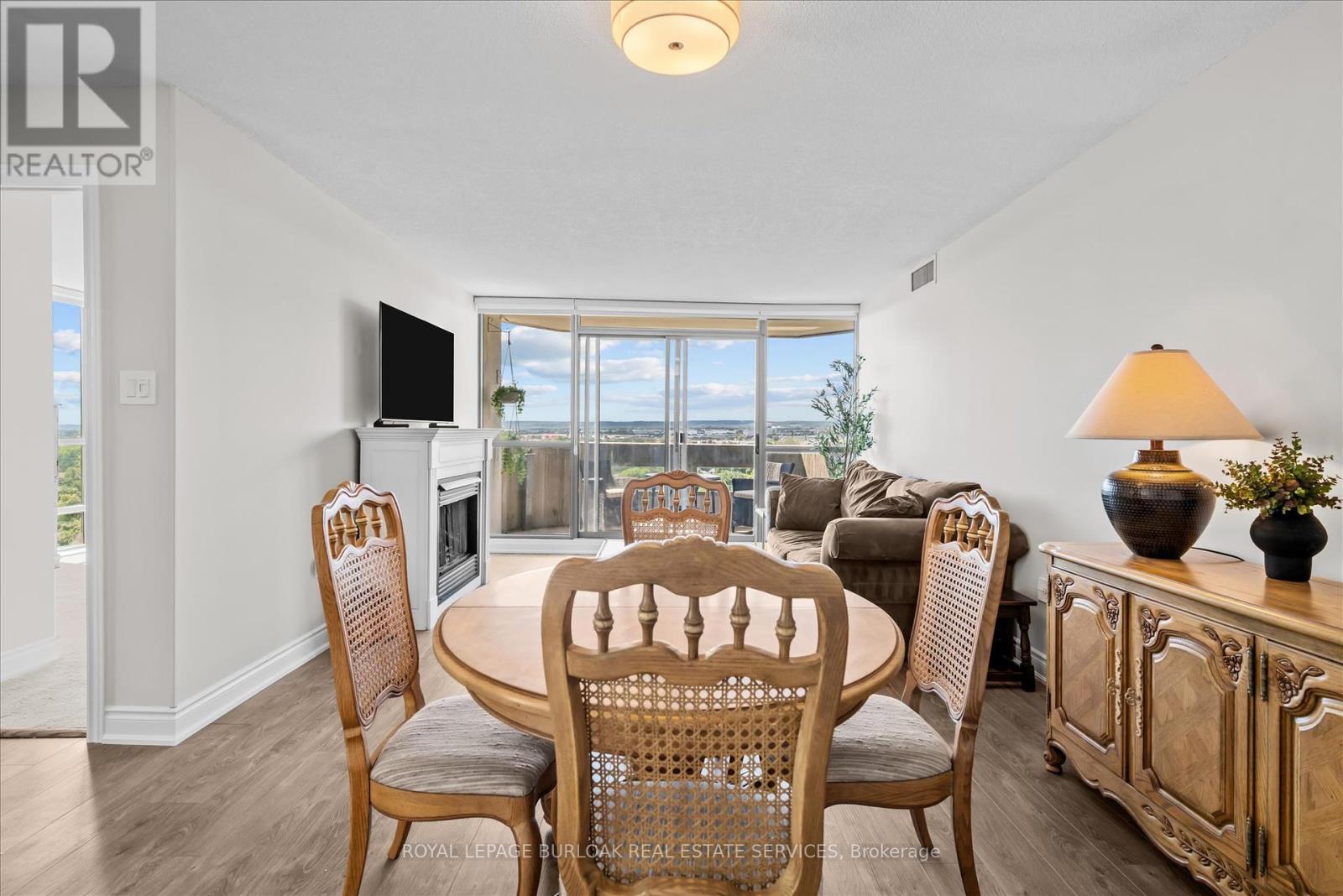 Photo 9 of 1107 5090 Pinedale Avenue, Burlington ON