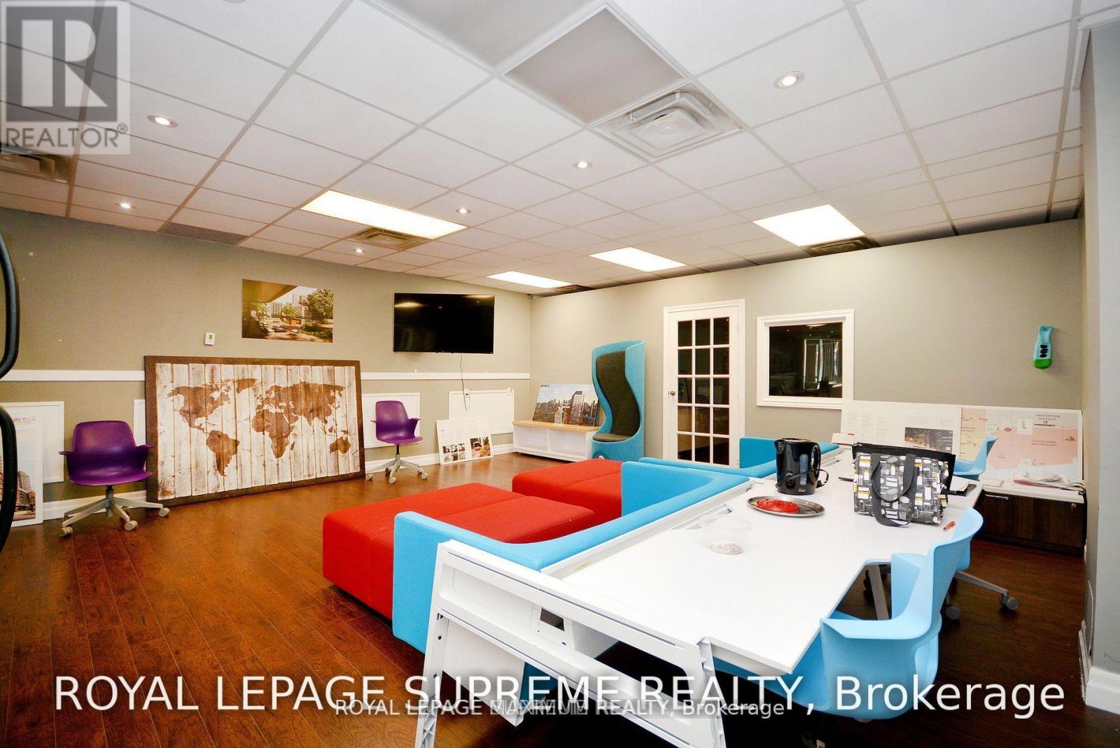 Photo 16 of 45 2355 Derry Road E, Mississauga ON