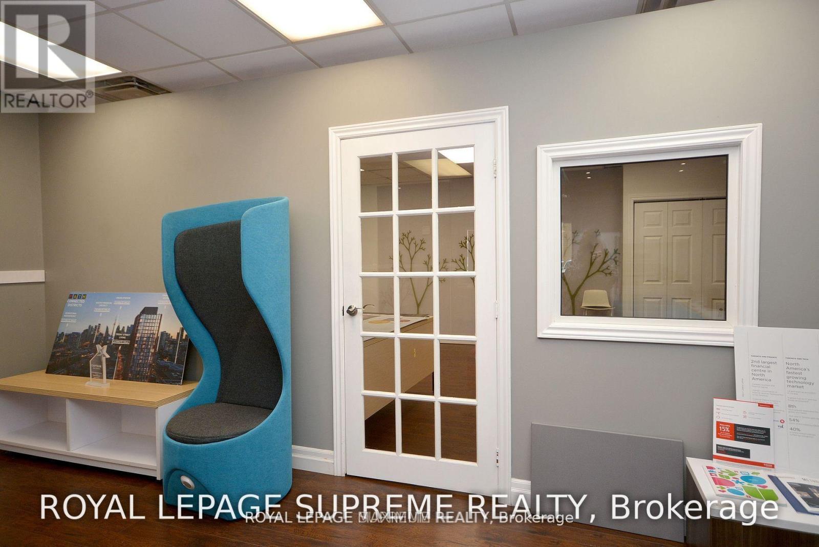 Photo 17 of 45 2355 Derry Road E, Mississauga ON