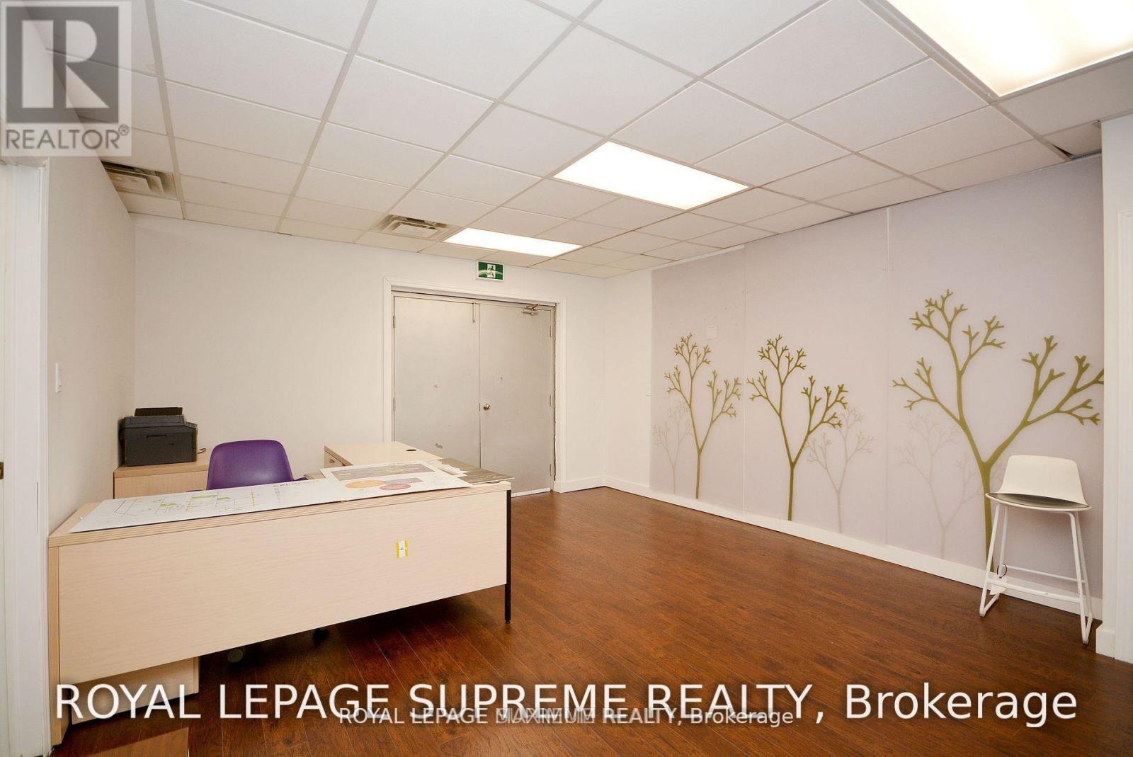 Photo 20 of 45 2355 Derry Road E, Mississauga ON