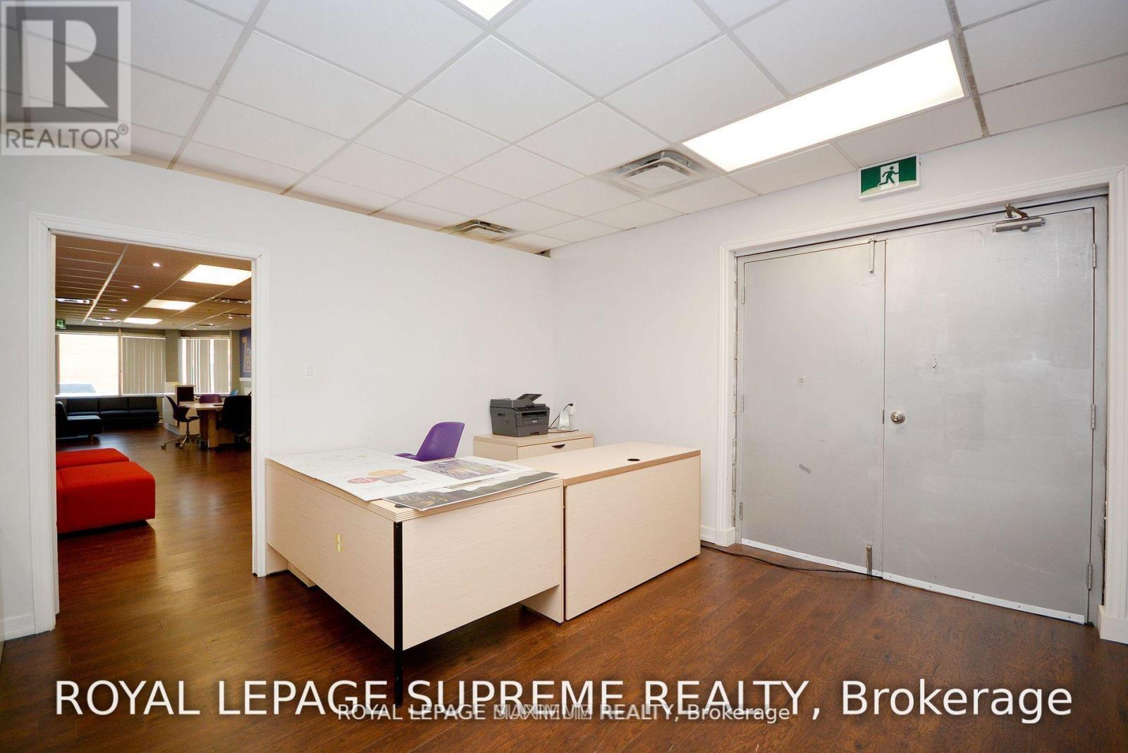 Photo 21 of 45 2355 Derry Road E, Mississauga ON