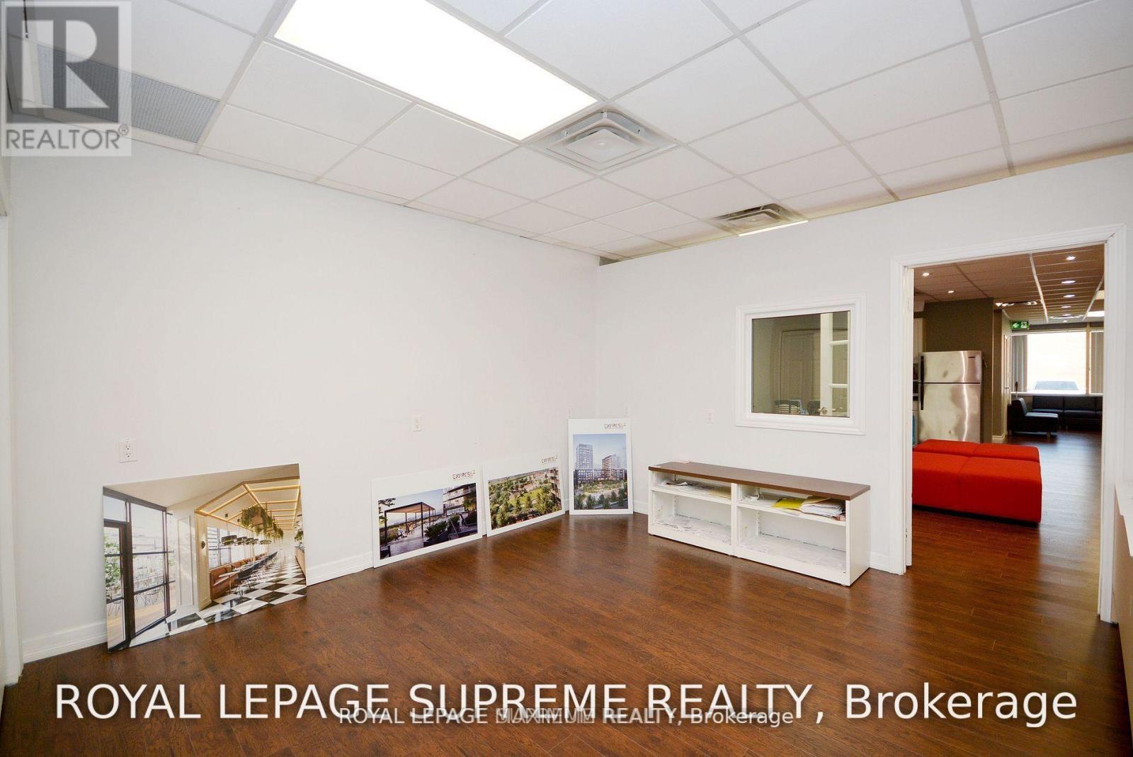 Photo 22 of 45 2355 Derry Road E, Mississauga ON