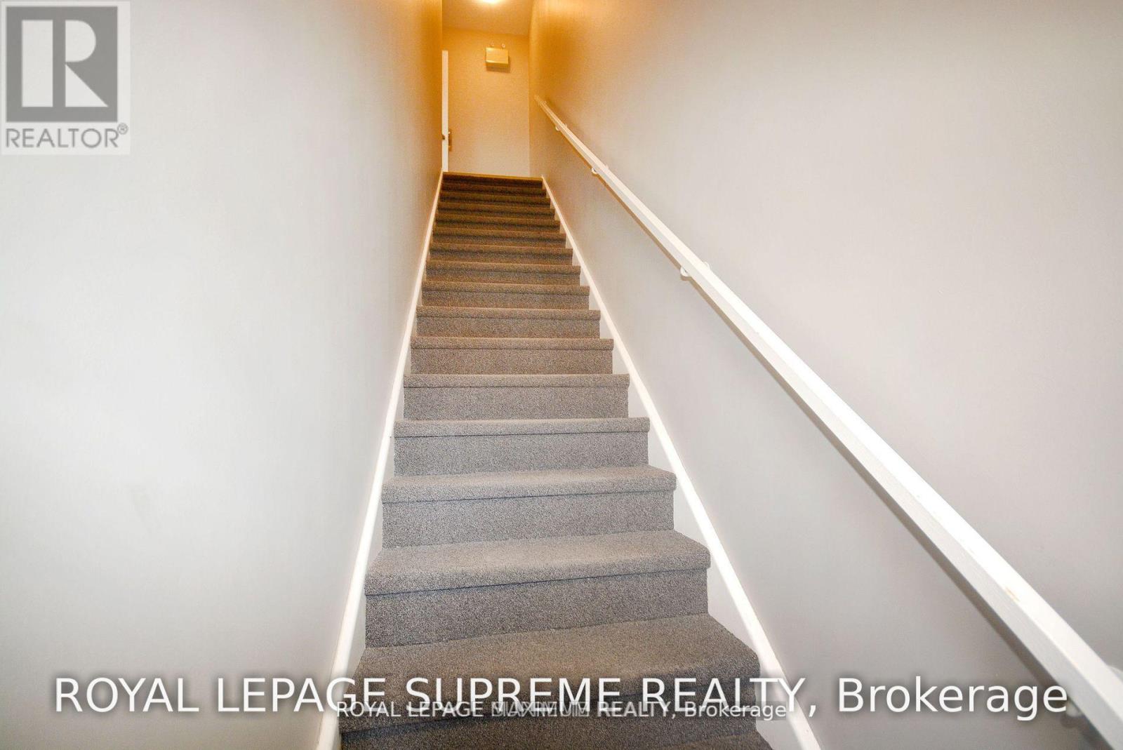 Photo 23 of 45 2355 Derry Road E, Mississauga ON