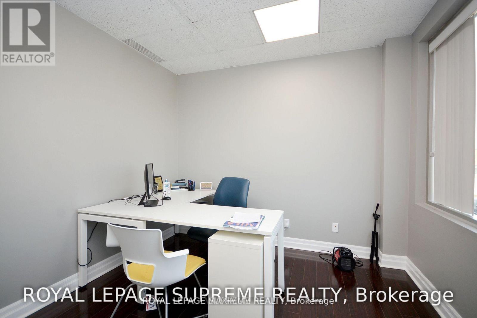 Photo 25 of 45 2355 Derry Road E, Mississauga ON