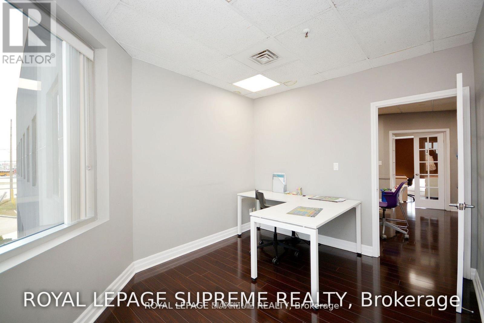 Photo 30 of 45 2355 Derry Road E, Mississauga ON
