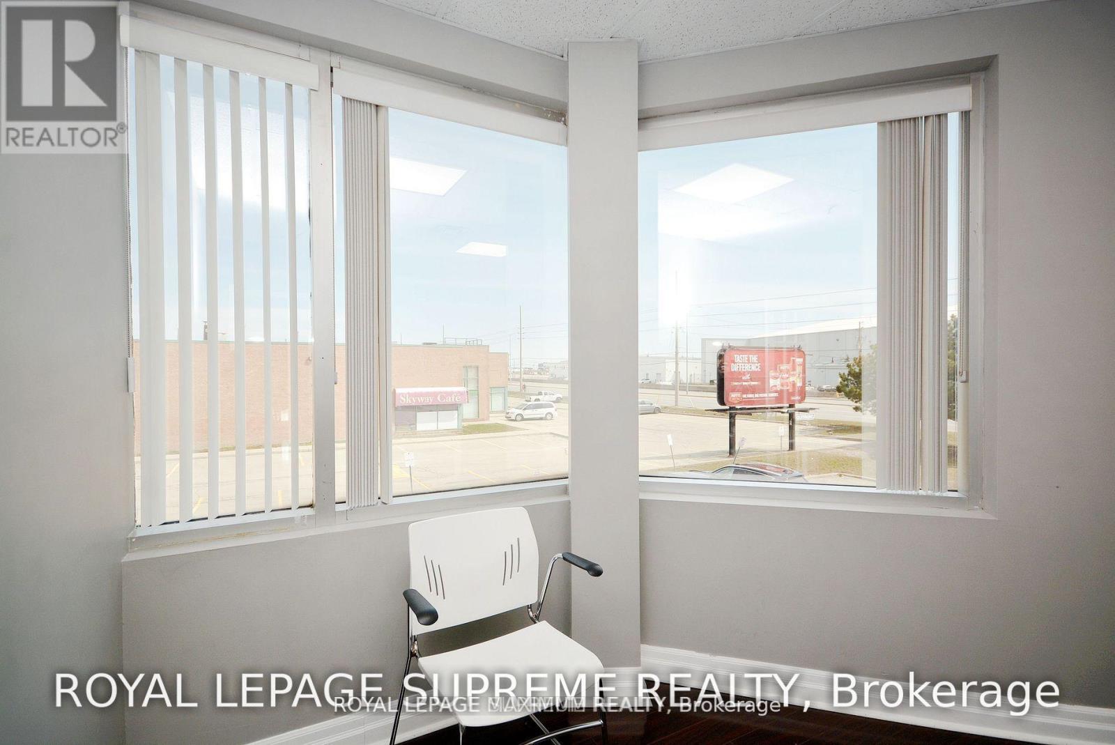 Photo 32 of 45 2355 Derry Road E, Mississauga ON