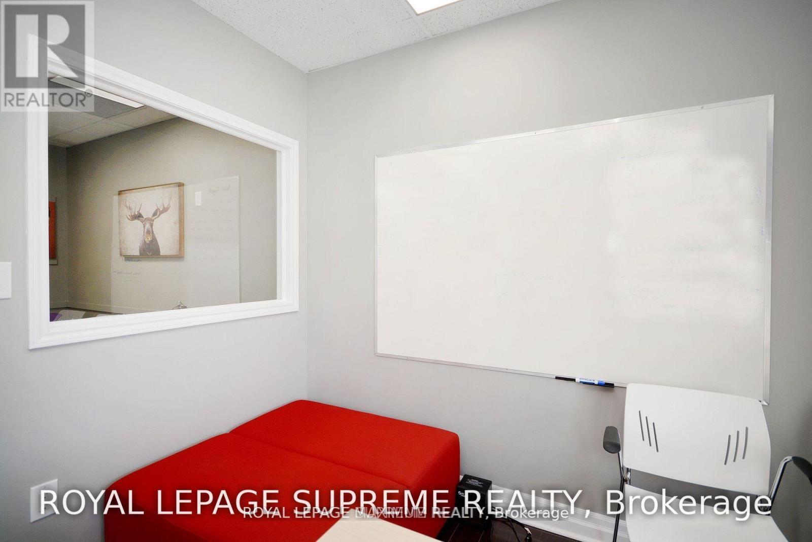 Photo 35 of 45 2355 Derry Road E, Mississauga ON